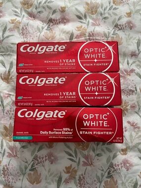 NWT Colgate Optic White Toothpaste Trio